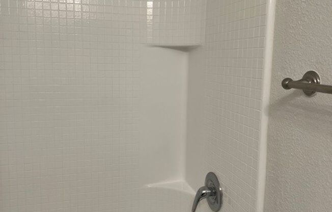 2 beds, 2 baths, 850 sqft, $2,955, Unit 839-05