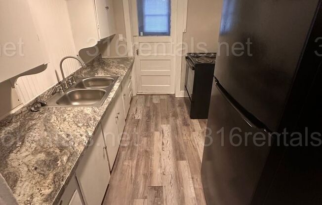 $775 - 2 bedroom / 1 bathroom - Single Family Home