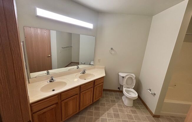 1 bed, 1 bath, 756 sqft, $1,555, Unit 302-301