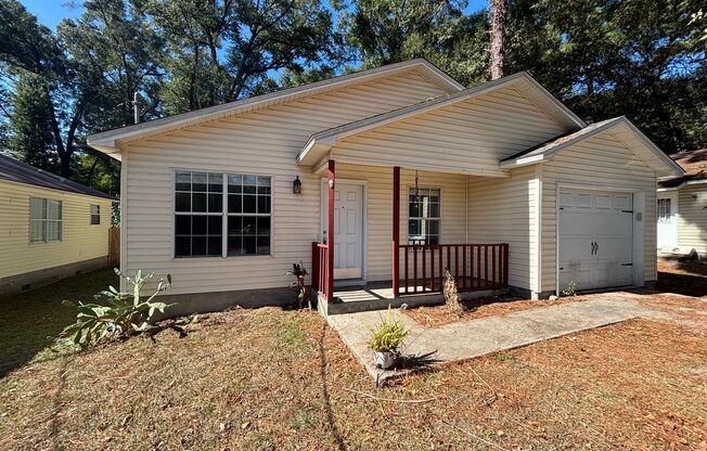Spacious 4-Bed, 2-Bath Home with Yard and Prime Tallahassee Location