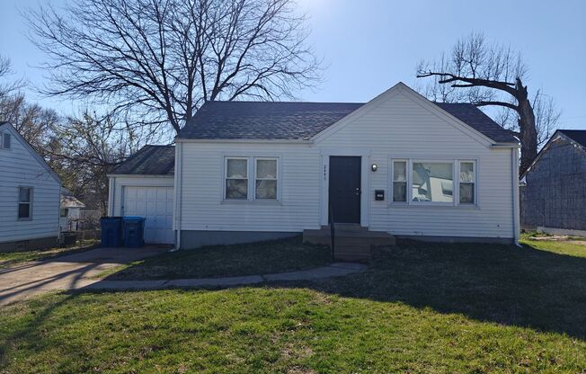 CHARMING 2 BED 1 BATH SINGLE FAMILY HOME