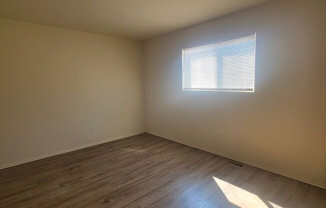 3 bedroom 1.5 baths townhouse