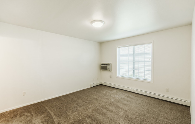 3 beds, 2 baths, 1,251 sqft, $1,550, Unit 4420-110