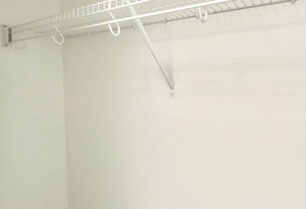 2 beds, 2 baths, 950 sqft, $1,675, Unit 302