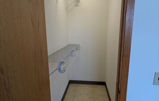 2 beds, 1 bath, 900 sqft, $1,800, Unit 302