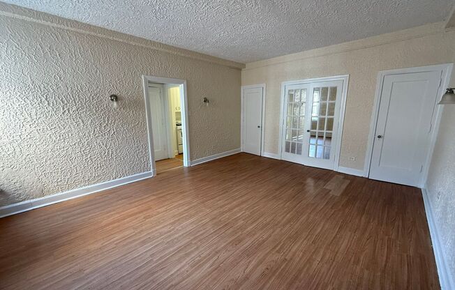 Studio, 1 bath, 308 sqft, $1,175, Unit Bayard Manor 301
