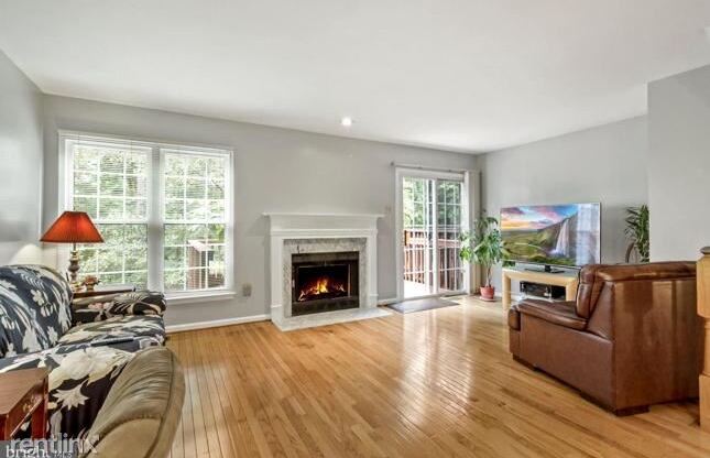 2194 Commissary Circle