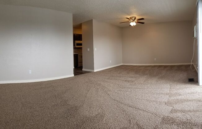 2 beds, 1 bath, 1,032 sqft, $1,045, Unit 1037C
