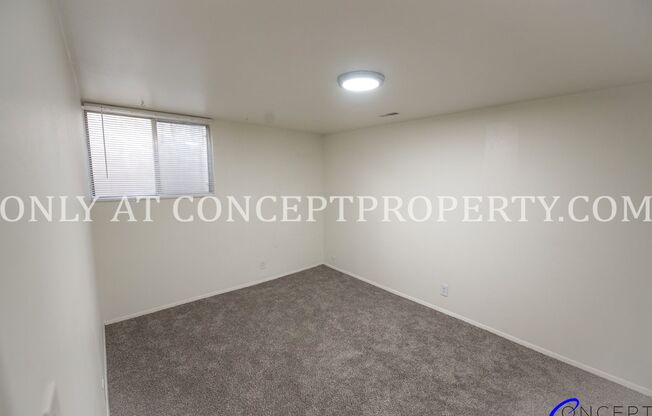 2 beds, 1 bath, 880 sqft, $1,249, Unit 17