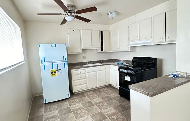 2 beds, 1 bath, $1,300, Unit 1100 E 17th St Apt 50