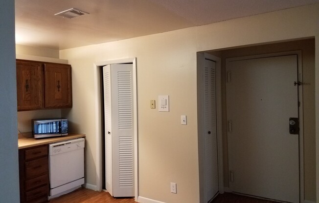 1 bed, 1 bath, 769 sqft, $1,089, Unit 7536-06