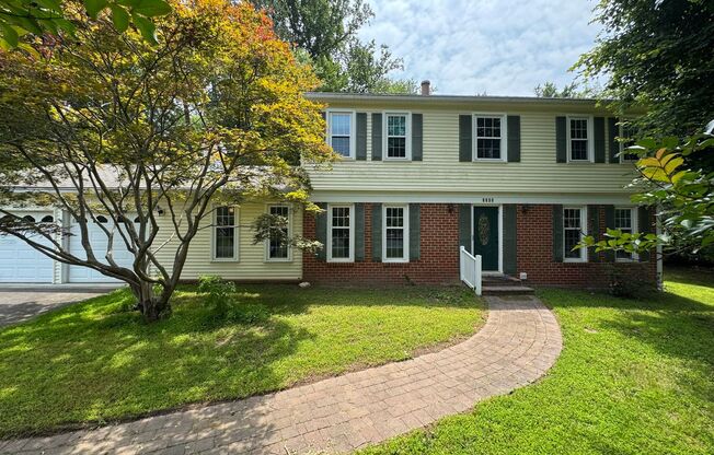 Lovely 4 Bed 3.5 Bath On Single Family Home on Spacious Lot In Stratton Woods