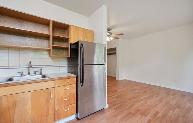 Studio, 1 bath, 400 sqft, $1,195, Unit C16