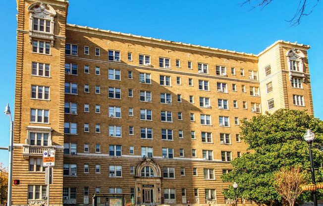 2 beds, 2 baths, 775 sqft, $1,850, Unit 505