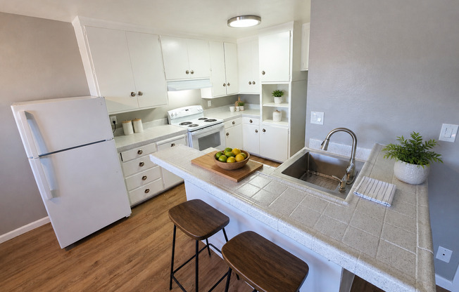 2 beds, 1 bath, 850 sqft, $1,500, Unit 2240-11