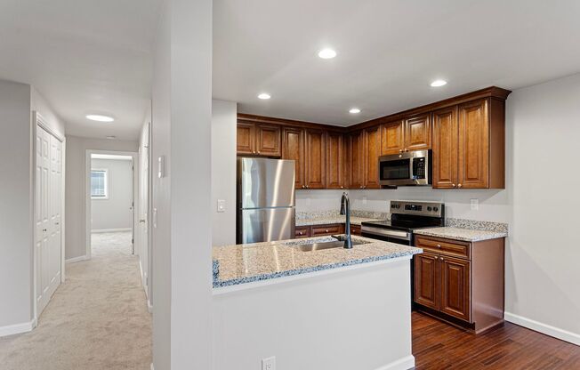 2 beds, 2 baths, 980 sqft, $2,300, Unit B101