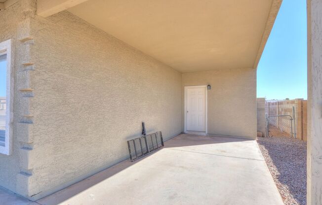 3 Bedroom House with large yard Arizona City