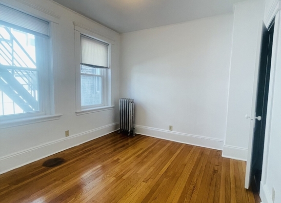 2 beds, 1 bath, 821 sqft, $3,500, Unit 7