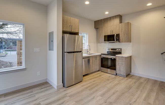Beautiful 2 bed 2 bath townhouse!