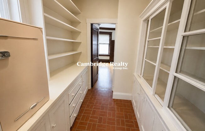 106 STRATHMORE RD