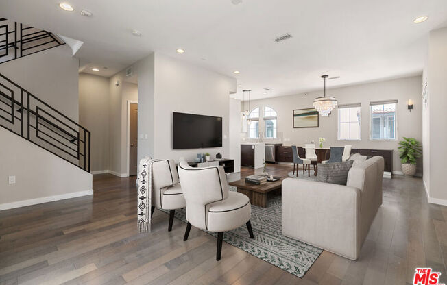 5934 W LUNA PKWY