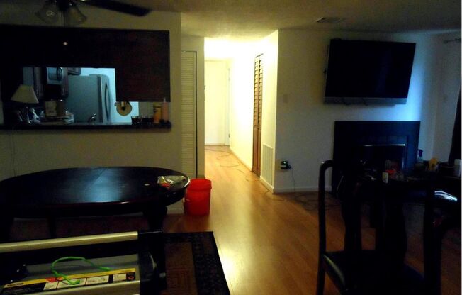 2 BEDROOM, 2 BATHROOM IN THE MID FLOOR UNIT,
