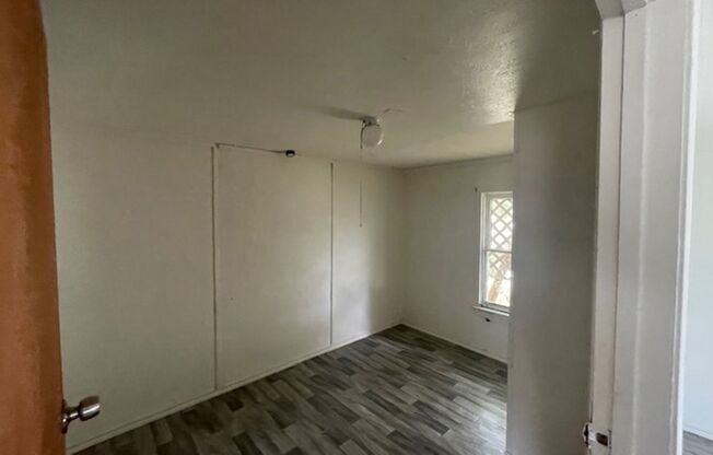 2-Bedroom Home with Fenced Yard – 3150 Elgin, Corpus Christi, TX