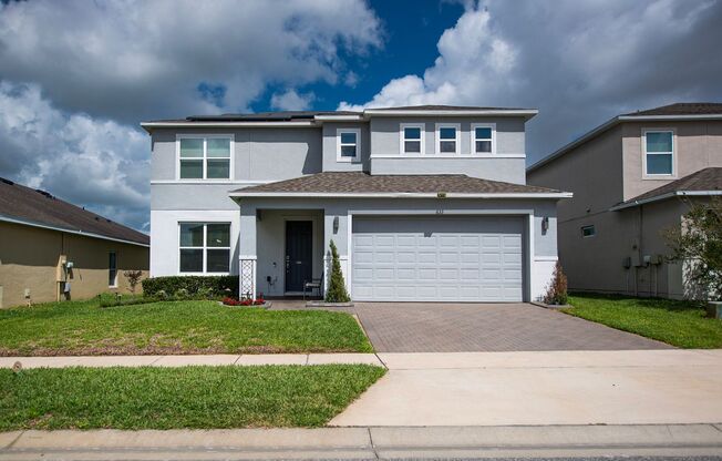 FREE RENT!!!!Spacious home in desirable Laurel Estates, Davenport