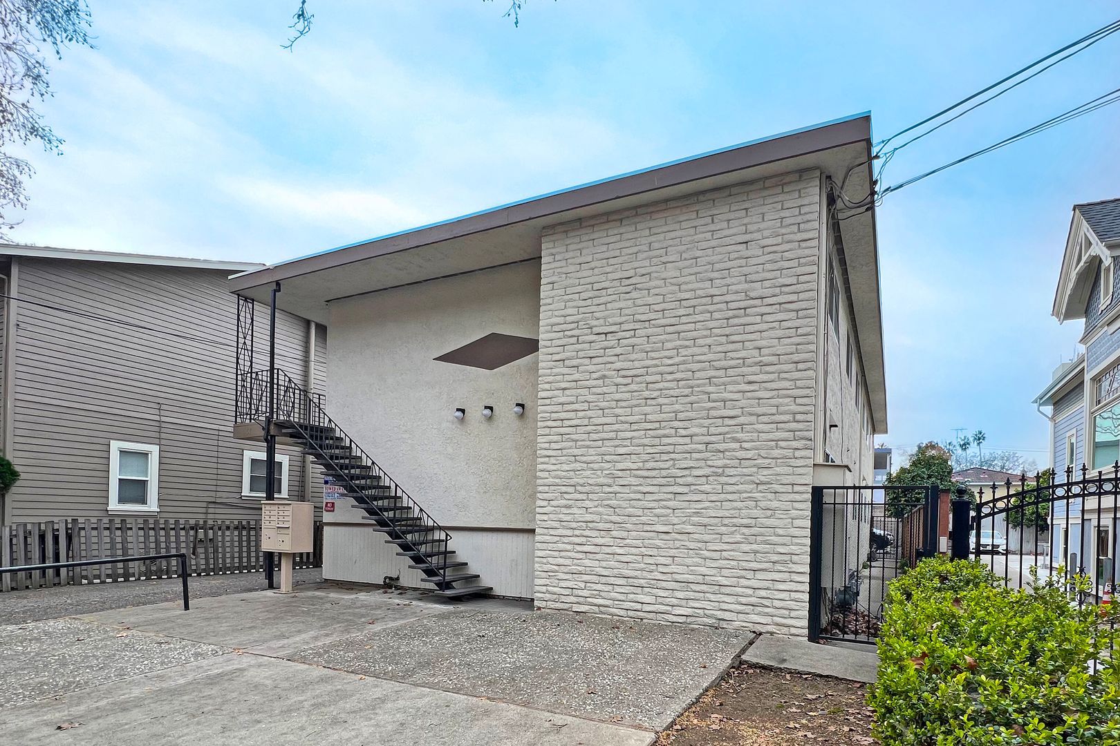 S. 9TH 67