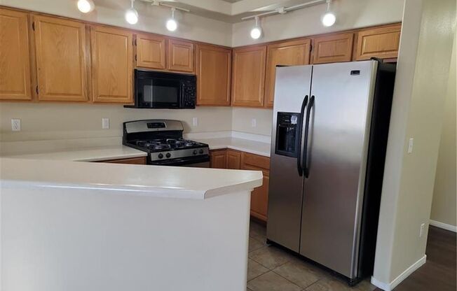 2 beds, 2 baths, $1,475, Unit Building #19