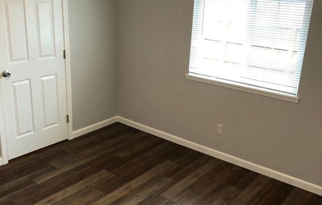 2 beds, 1 bath, 945 sqft, $1,575, Unit 085