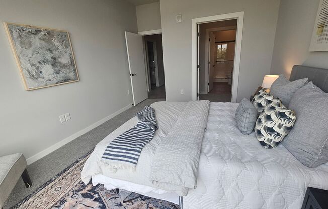 2 beds, 2 baths, 1,306 sqft, $2,100, Unit 201