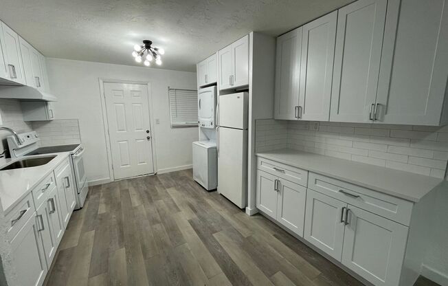 Ocala - 2 Bedroom, 1 Bath Duplex!