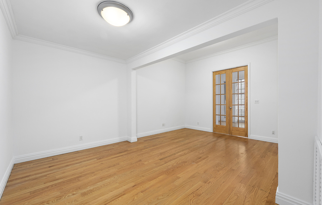2 beds, 1 bath, $5,250, Unit 5A
