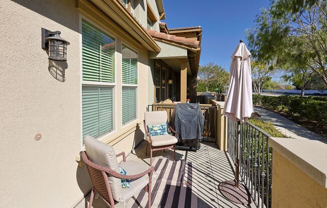 Fully Furnished 2-Bed, 2.5-Bath Home with Garage in HOA Community