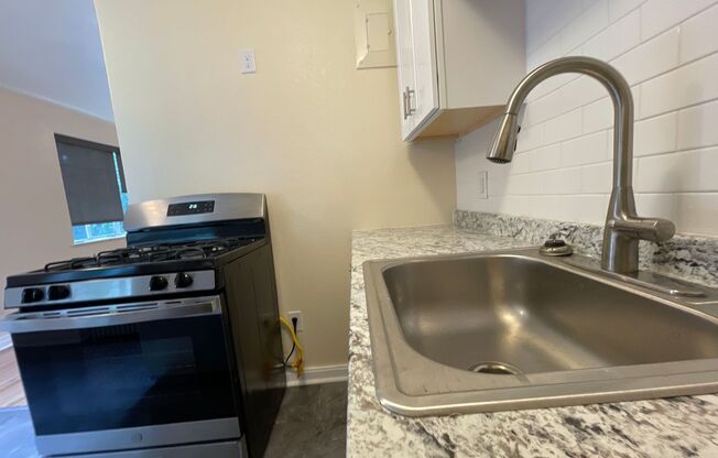 1 bed, 1 bath, 612 sqft, $1,195, Unit 101