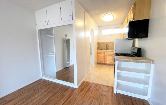 Studio, 1 bath, $1,995