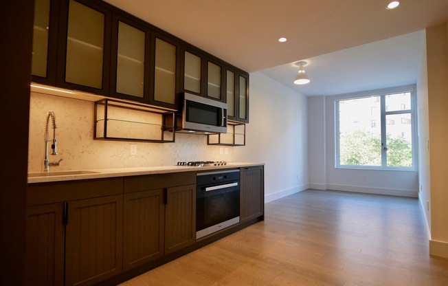 1 bed, 1 bath, $6,395, Unit 211