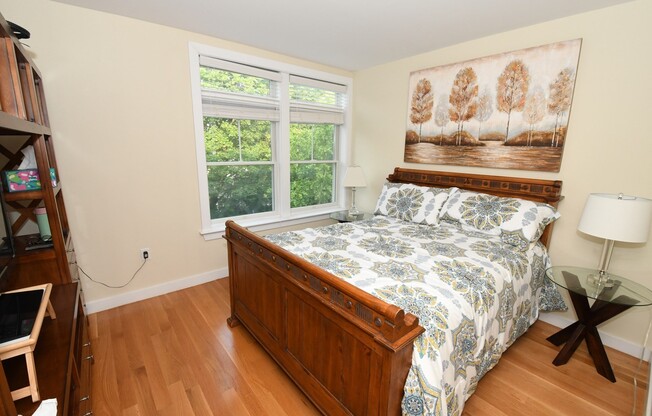 321 Hammond Pond Pkwy