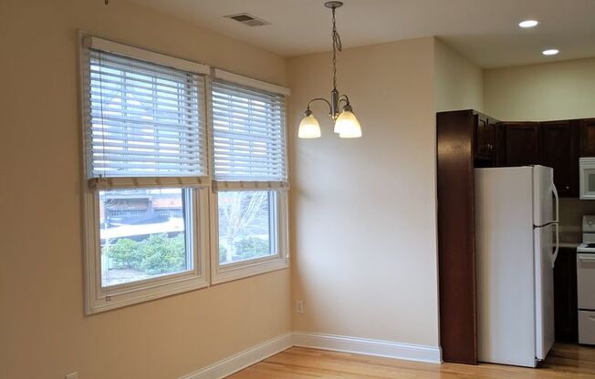 2 beds, 1 bath, $1,650, Unit Suite E