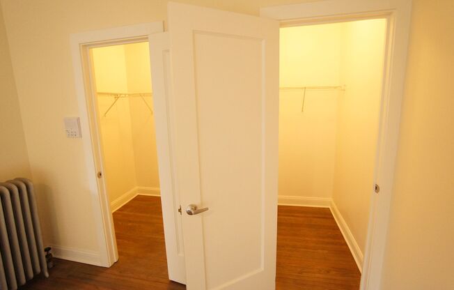 Studio, 1 bath, 379 sqft, $1,695, Unit 3300-2B