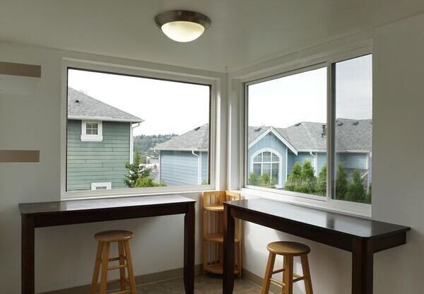 329 RENTON AVE S