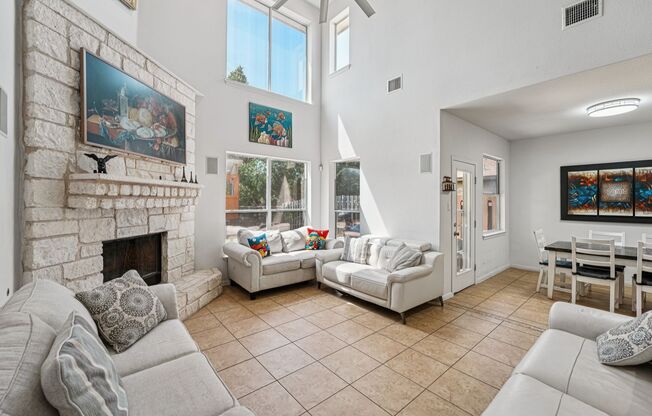 Massive 4 Bedroom, 2.5 Bathroom home in Blanco Vista - astro turfed front yard