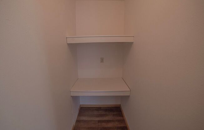 2 beds, 1 bath, 830 sqft, $780, Unit 2502-301