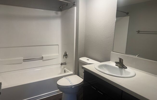 2 beds, 2 baths, 986 sqft, $2,795, Unit 585