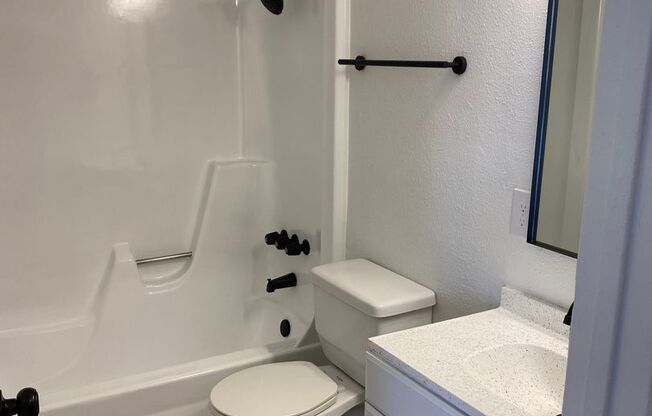 Studio, 1 bath, 404 sqft, $850, Unit Unit 10