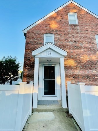 35 BUTTS ST