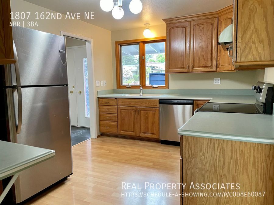 1807 162 AVE NE