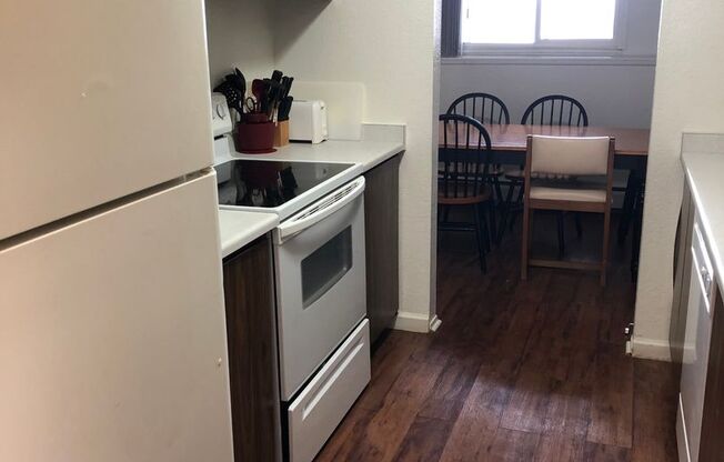 2 beds, 1 bath, 796 sqft, $1,150, Unit 202