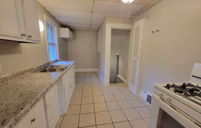 2 beds, 1 bath, $850